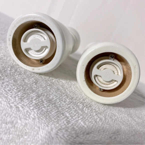 White Painted Wood Salt & Pepper Mills Grinders - Picture 6 of 11